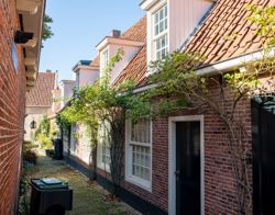 Luilekkerland Leeuwarden, oud bezit uit rond 1700